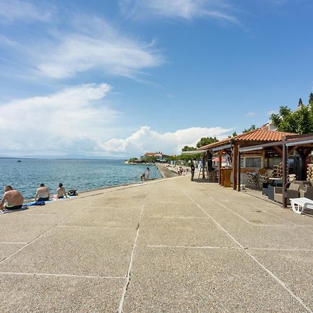 Apartments And Rooms With Parking Space Selce, Crikvenica - 2362 Eksteriør billede
