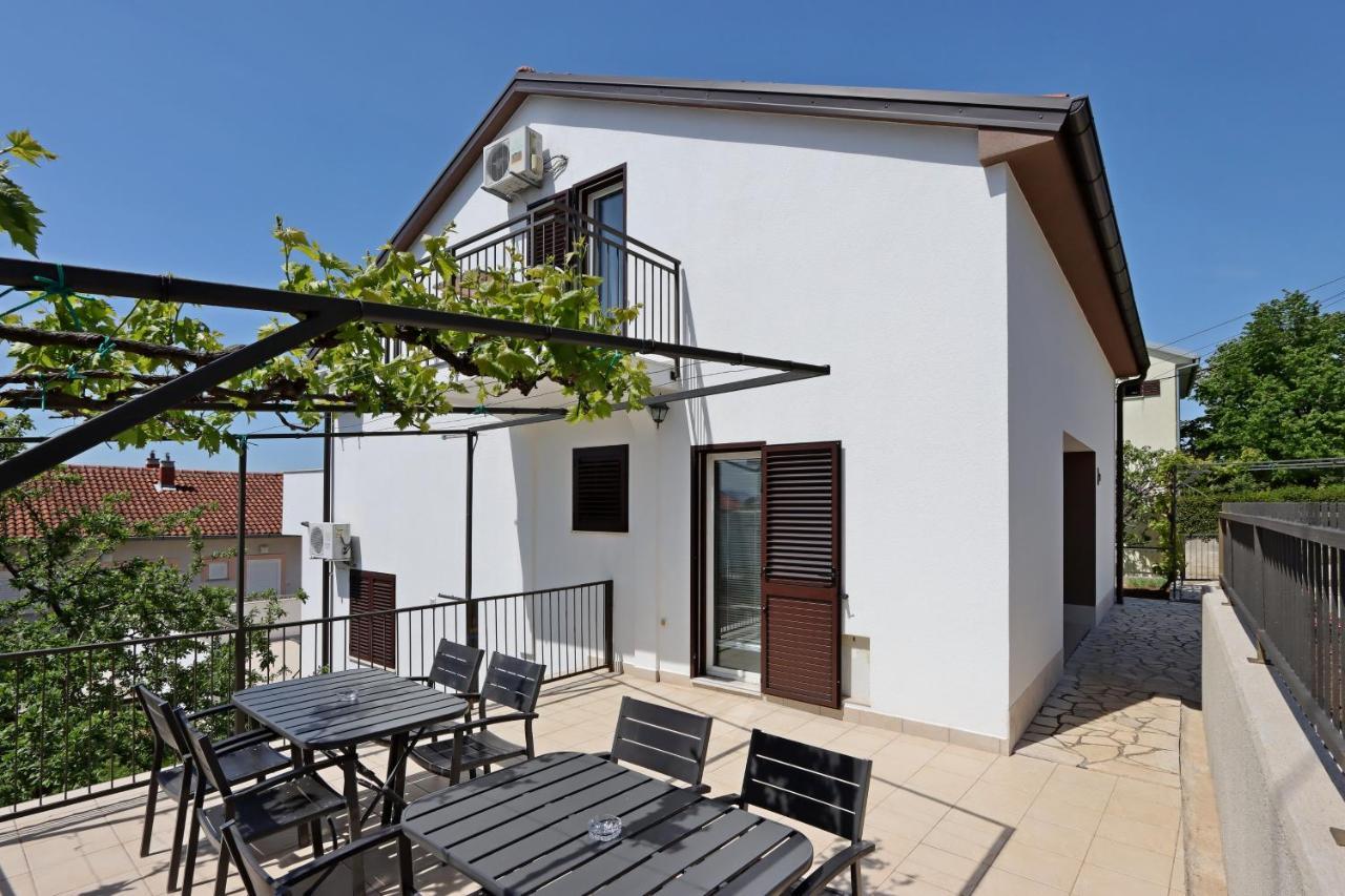 Apartments And Rooms With Parking Space Selce, Crikvenica - 2362 Eksteriør billede