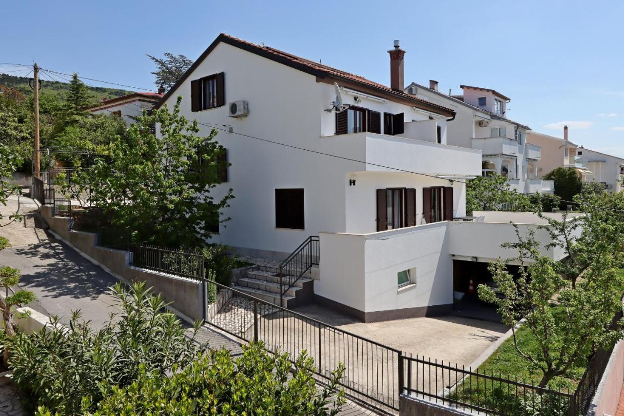 Apartments And Rooms With Parking Space Selce, Crikvenica - 2362 Eksteriør billede