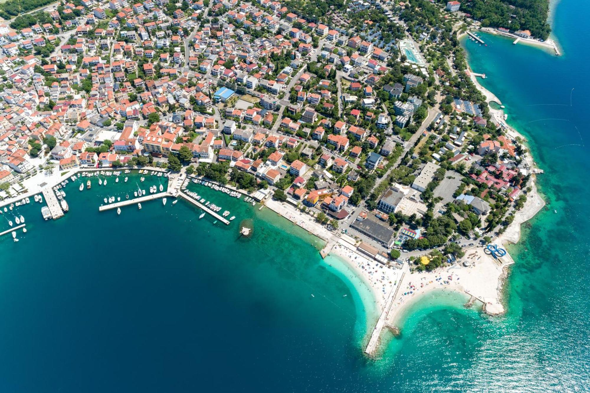 Apartments And Rooms With Parking Space Selce, Crikvenica - 2362 Eksteriør billede